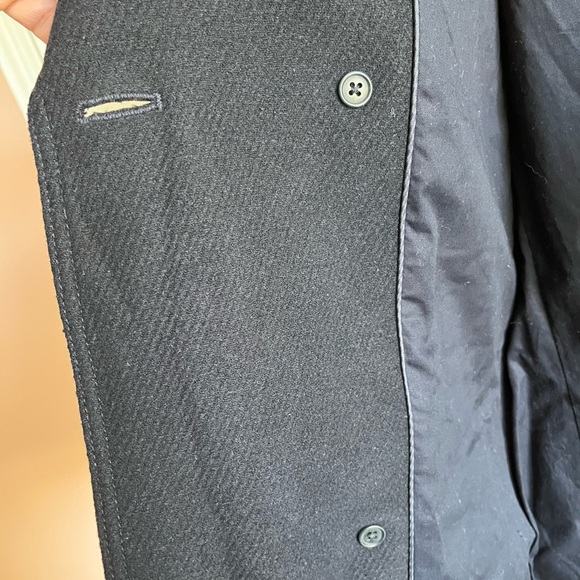 Cool and Classic Navy Wool Peacoat by Gap - Recycled Italian Wool NWT XS - Picture 5 of 9